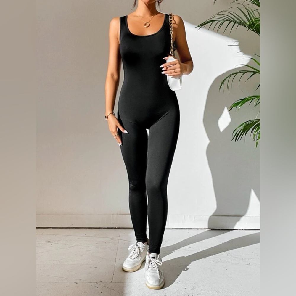 Black Solid Scoop Neck Unitard Bodysuit